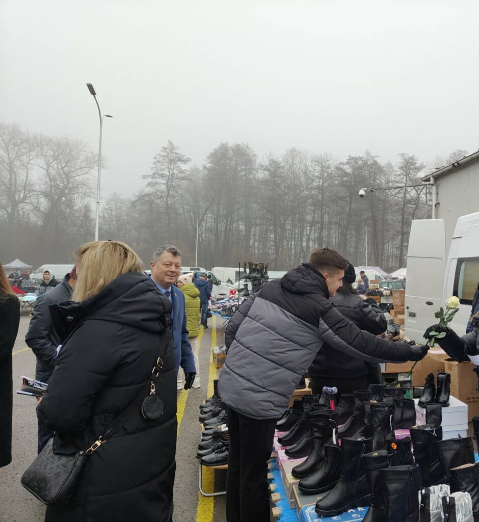 Kampania Biała Wstążka na Targowisku Miejskim